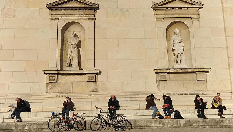 Am Königsplatz sonnt es sich besonders gut. Am Königsplatz sonnt es sich besonders gut.