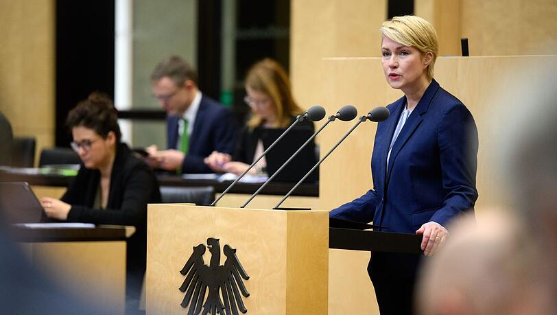 Manuela Schwesig, Ministerpräsidentin von Mecklenburg-Vorpommern, spricht im Bundesrat.