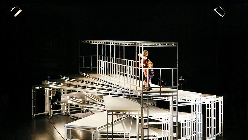 Barbara Horvath und Lea Ruckpaul in „Romeo und Julia“ Barbara Horvath und Lea Ruckpaul in „Romeo und Julia“