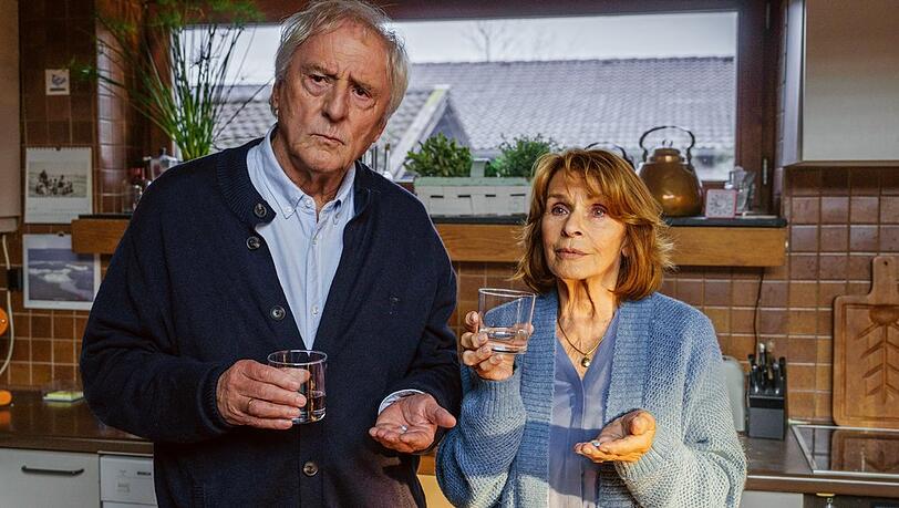 "Weißt du noch": Günther (Günther Maria Halmer) und Marianne (Senta Berger) wollen raus aus der trostlosen Routine und nehmen die "Wunderpille".