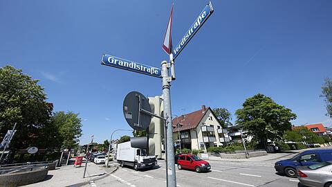 Die Kreuzung an der Verdistraße ist unübersichtlich. Immer wieder passieren Unfälle beim Abbiegen.