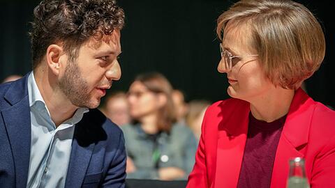 Felix Banaszak ("Fundi"-Flügel) und Franziska Brantner ("Realo"-Flügel), die Parteivorsitzenden der Grünen. Sie wollen ihre Posten behalten.