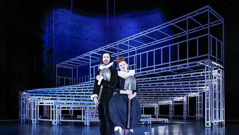 Nicola Mastroberardino und Pia Händler als Pater Lorenzo und Amme. Nicola Mastroberardino und Pia Händler als Pater Lorenzo und Amme.